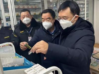 魏洪濤帶隊(duì)開展節(jié)前藥械市場安全檢查，重點(diǎn)聚焦醫(yī)用口罩零售監(jiān)管